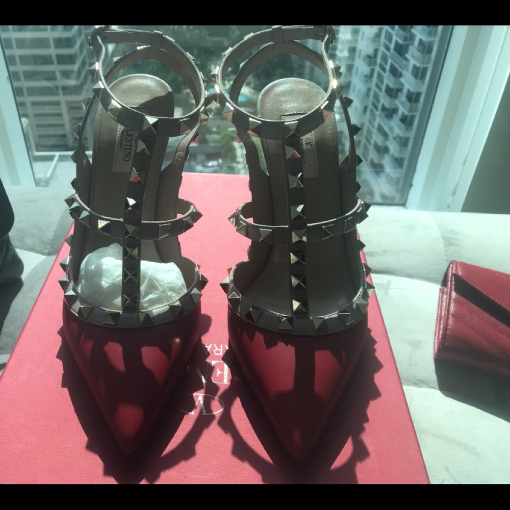 Valentino Red Rockstud Pump